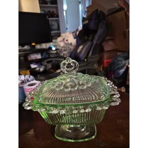 Vintage Indi A na Glass Light Green Lace Edge B lidded Pedestal Glass Candy Dish